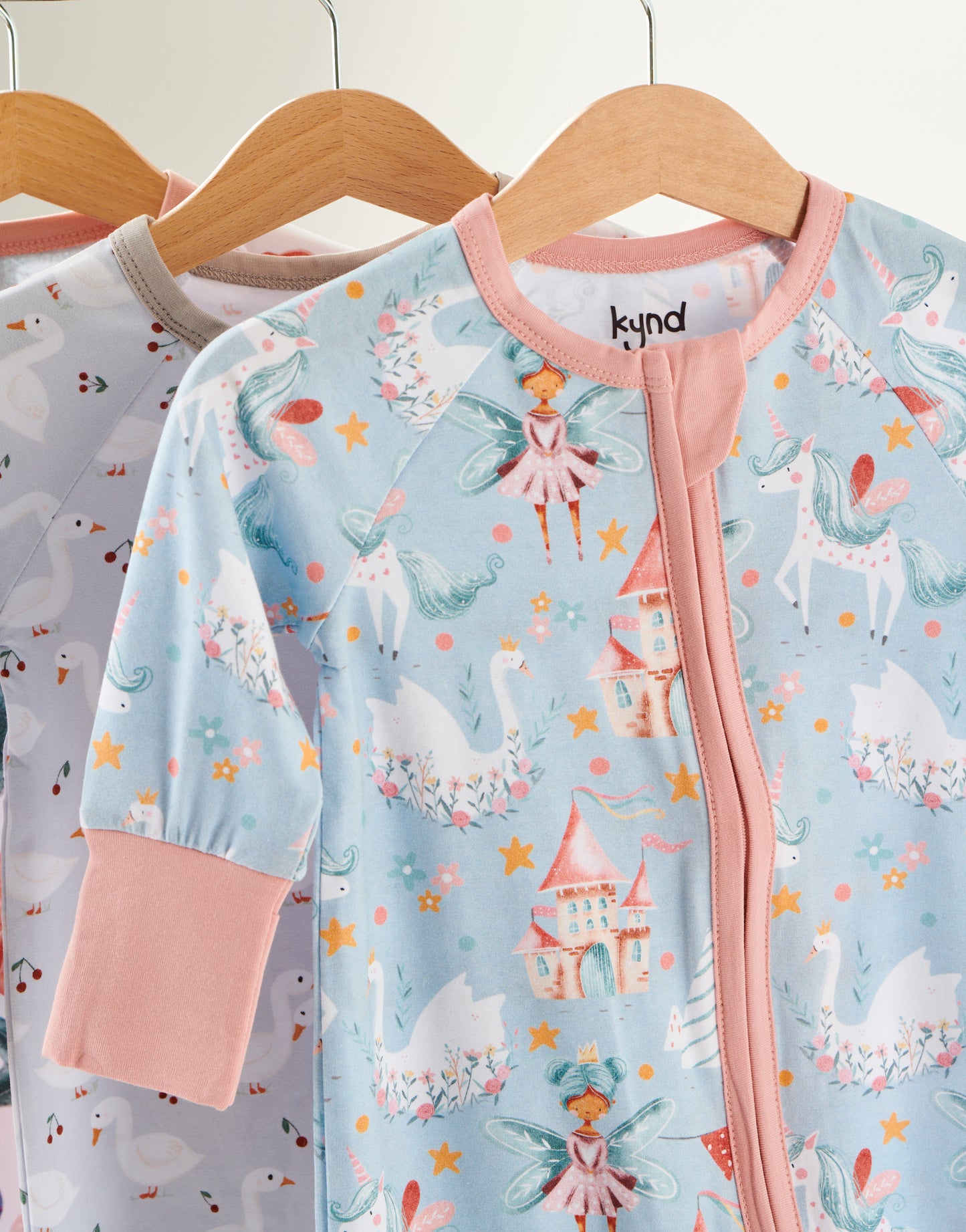 Girls 6-Piece Gift Bundle